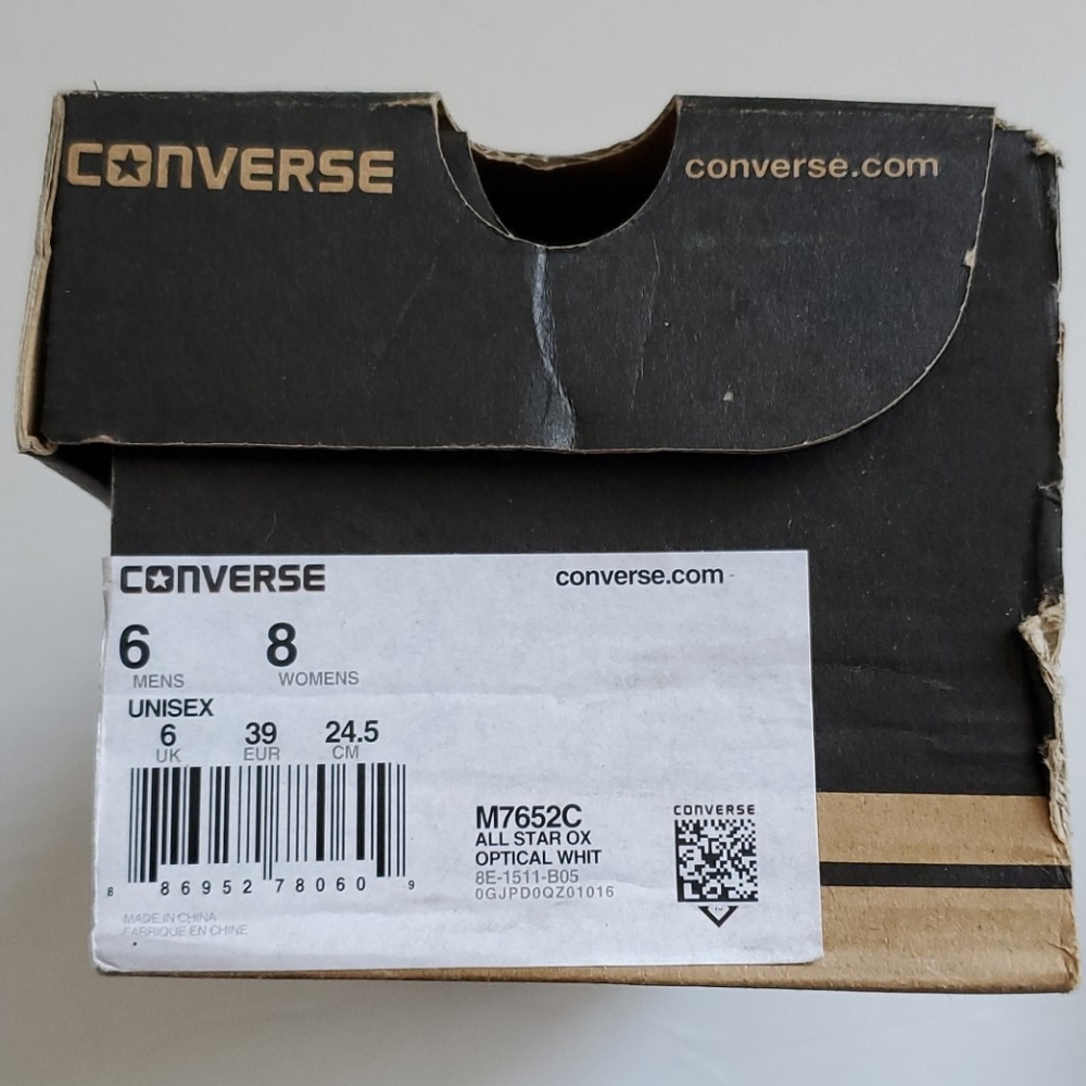 White Converse All Stars - Picture 5 of 8